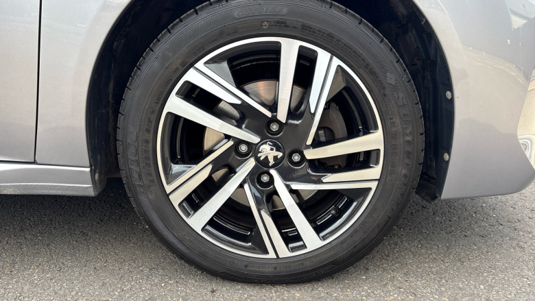 Peugeot 208 1.2 PureTech 100 Allure Premium 5dr EAT8 Petrol Hatchback